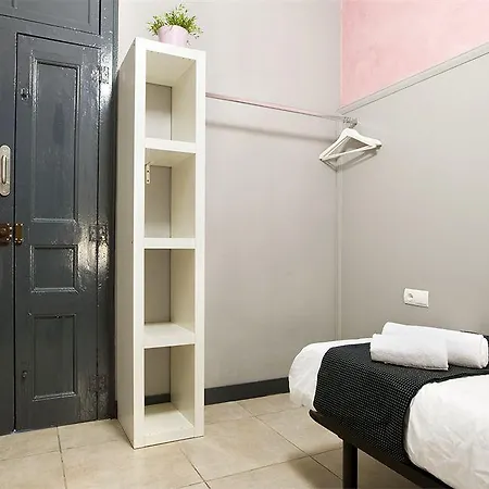 Ella Hostel Barcelona-3